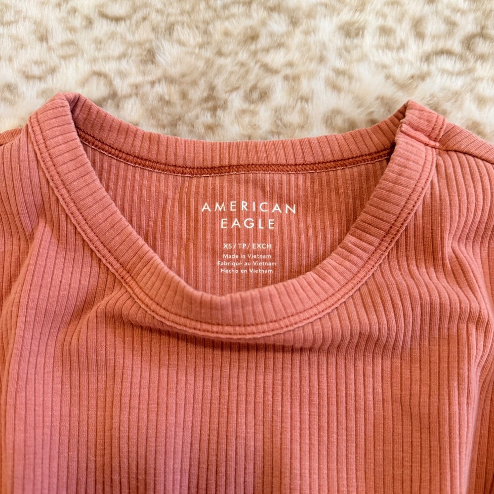 American Eagle Ribbed Short Sleeve Tee Rose Terracotta Women Size XS Slim Fit - Picture 2 of 5
